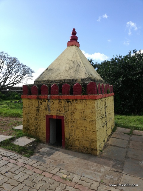 temple at Rajhansgad (Yellur Fort)